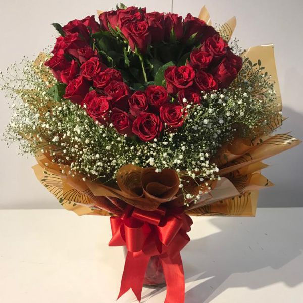Perfect Love Red Rose Bunch Iris Florists mangalore online delivery