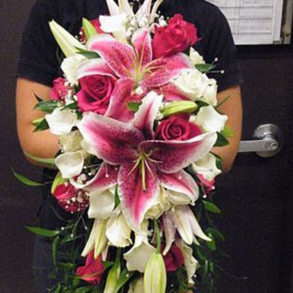 Pink And White Charmer Iris Florists mangalore online delivery of