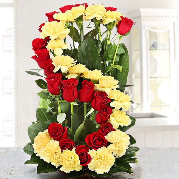 s-shaped-floral-bouquet-iris-florists-mangalore-online-delivery-of