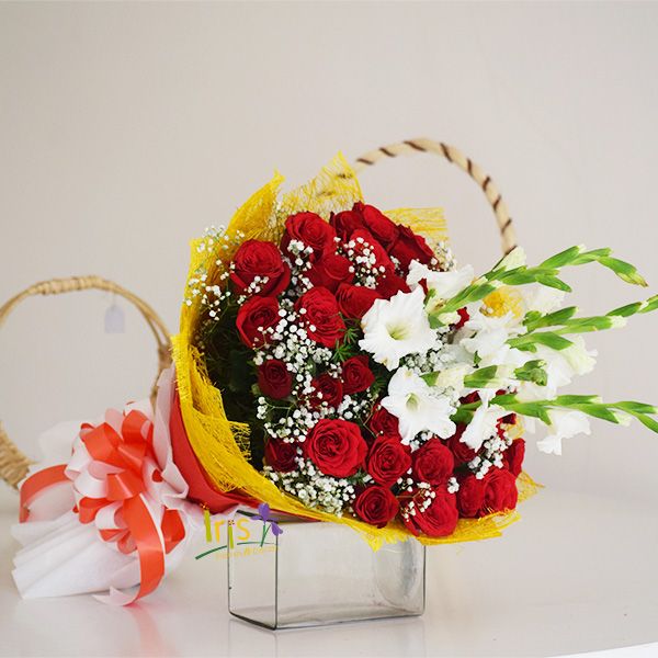 Mixed Flower Bouquet Iris Florists mangalore online delivery of