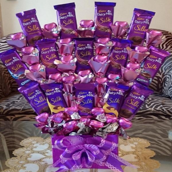 Milky Silky Surprise Gift Iris Florists mangalore online delivery of flowers,cakes